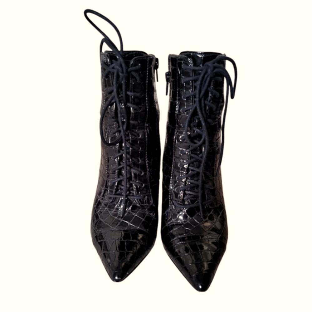 Aldo black booties size 6.5 in black croc pattern